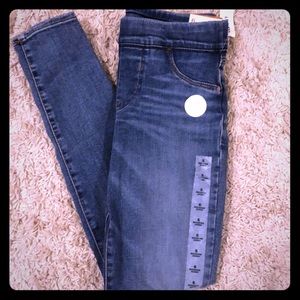 Old Navy rockstar Jeggings size 6